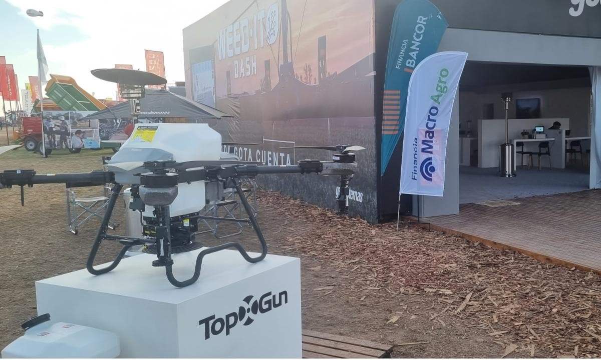 El distribuidor de Topxgun presenta sus soluciones de drones agrícolas en Agroactiva 2025